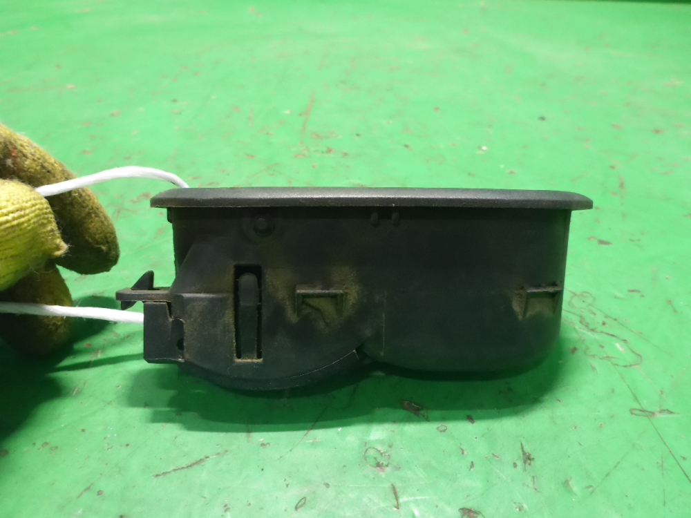 Ручка двери задней внутренняя левая