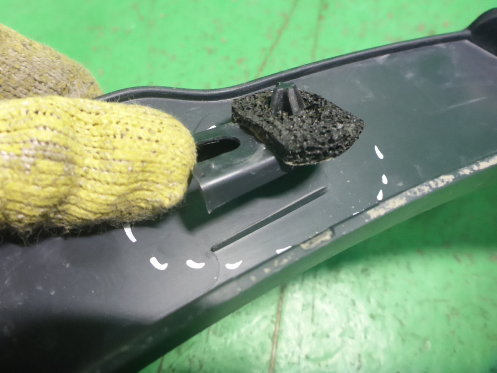 Накладка заднего крыла левого