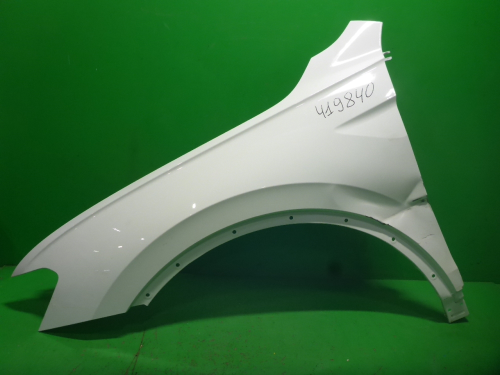 Крыло переднее левое