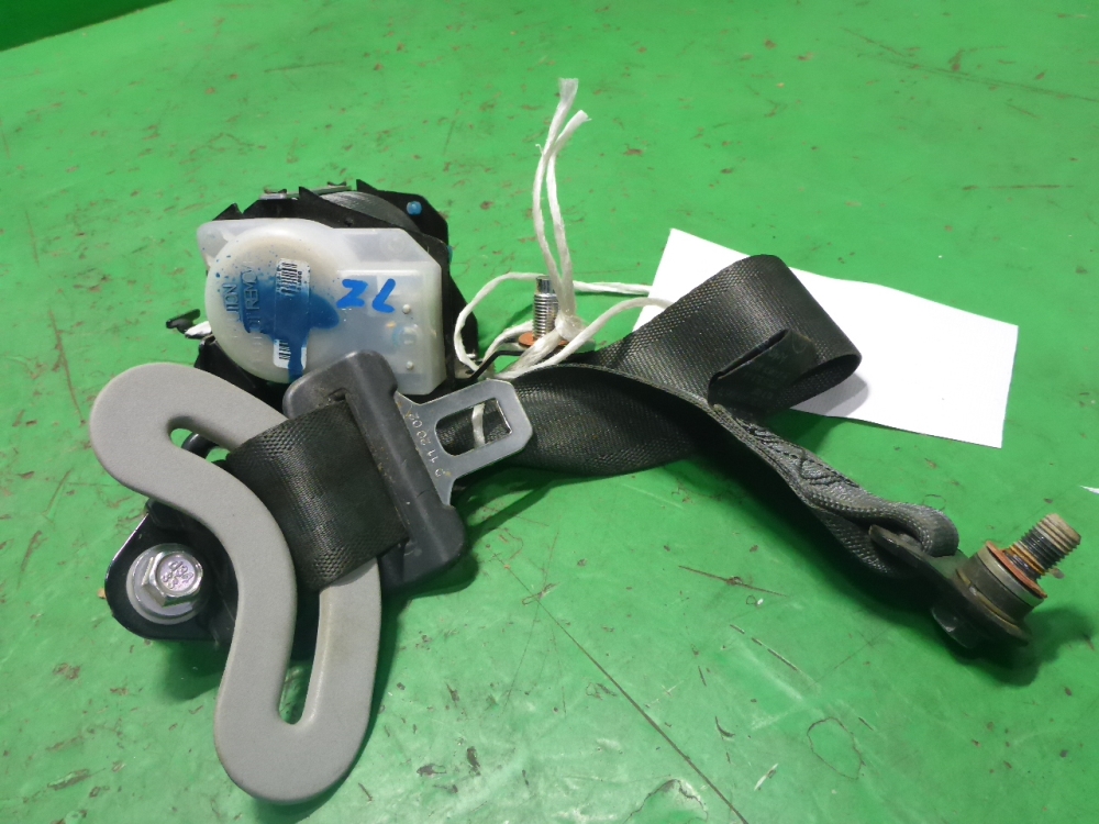 Ремень безопасности