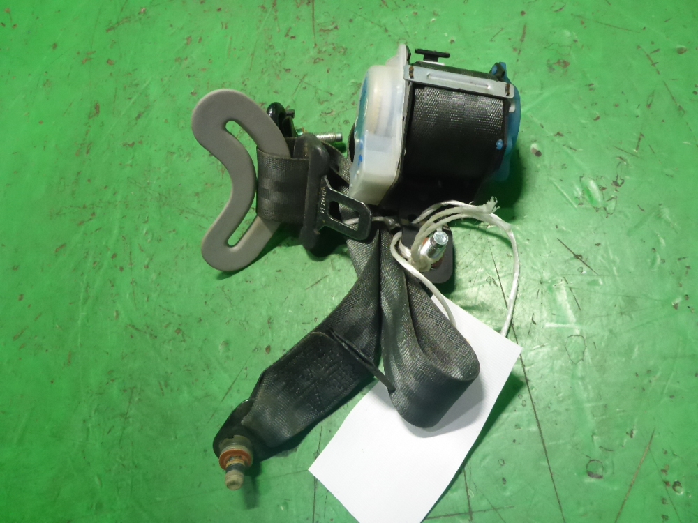 Ремень безопасности