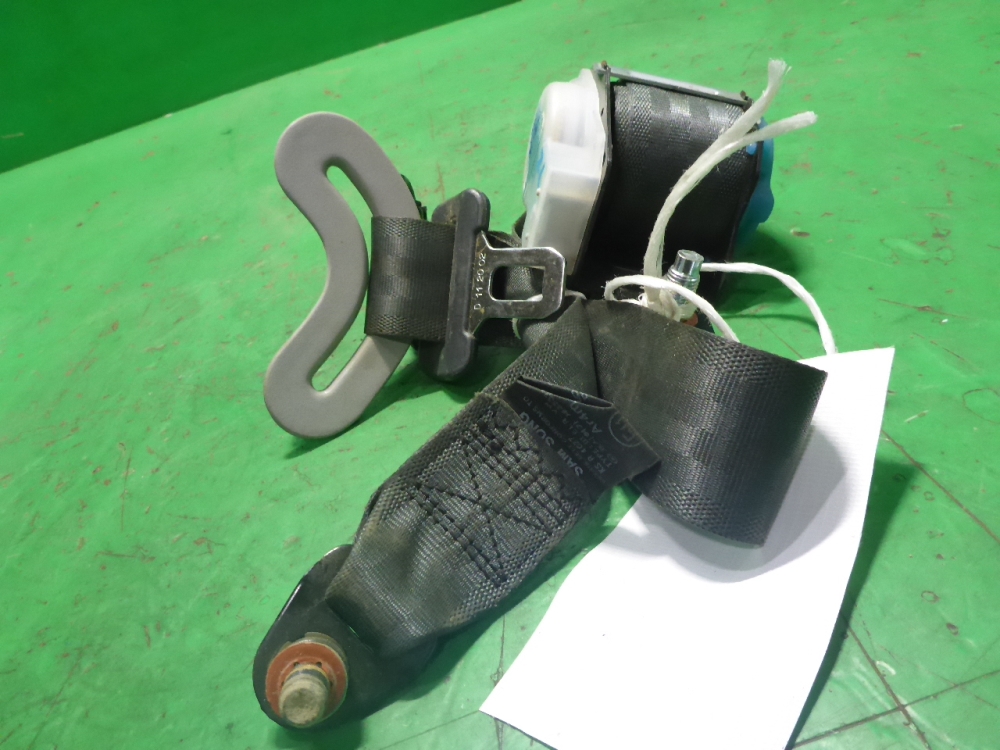 Ремень безопасности