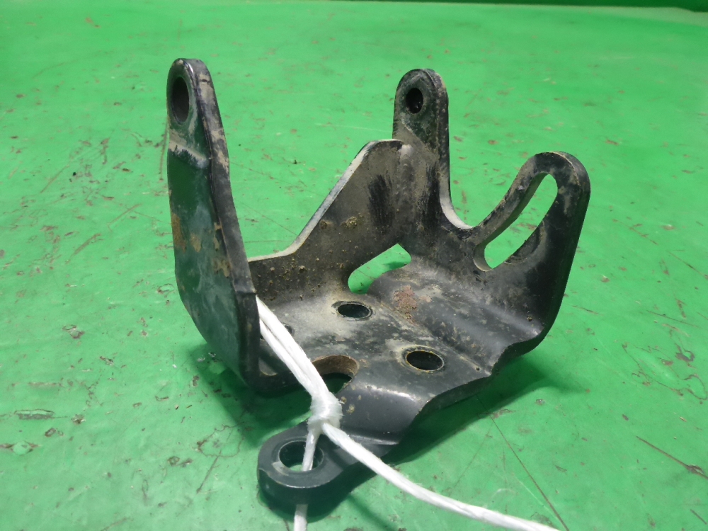 Кронштейн ГУР