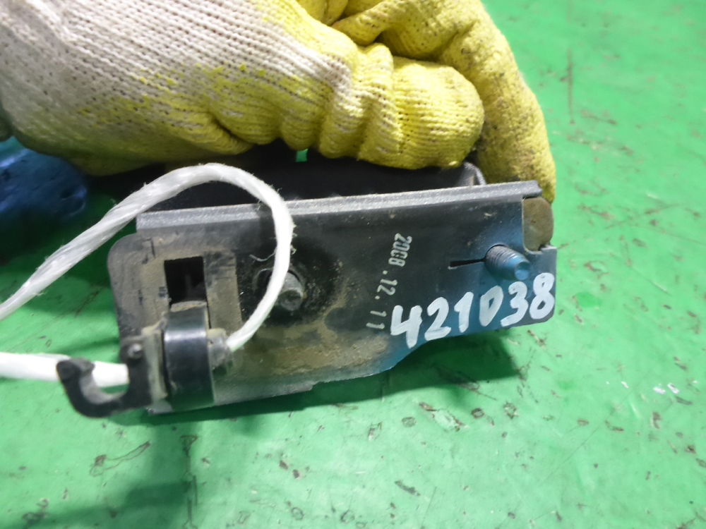 Ручка двери багажника наружная