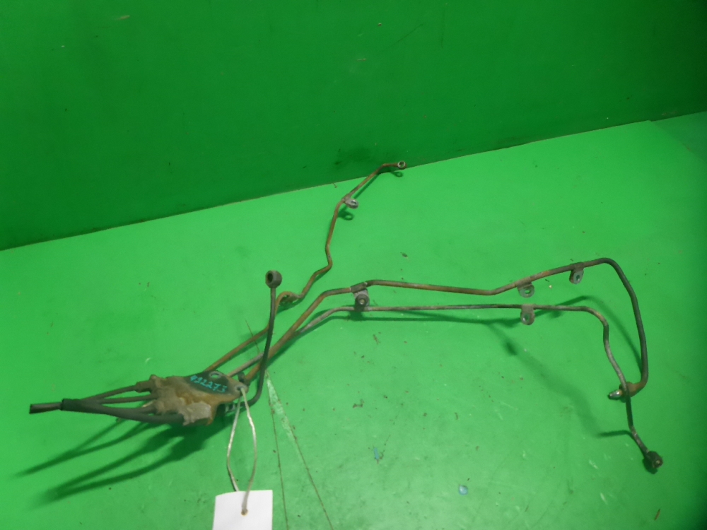 Трубка топливная