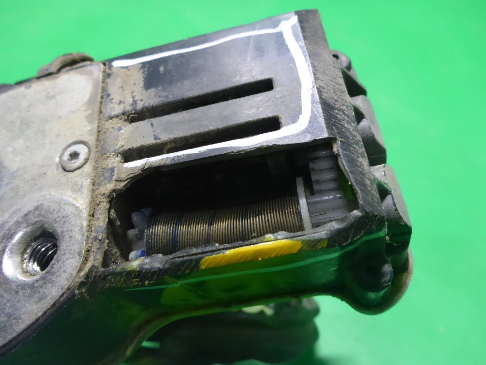 Замок двери передней правой