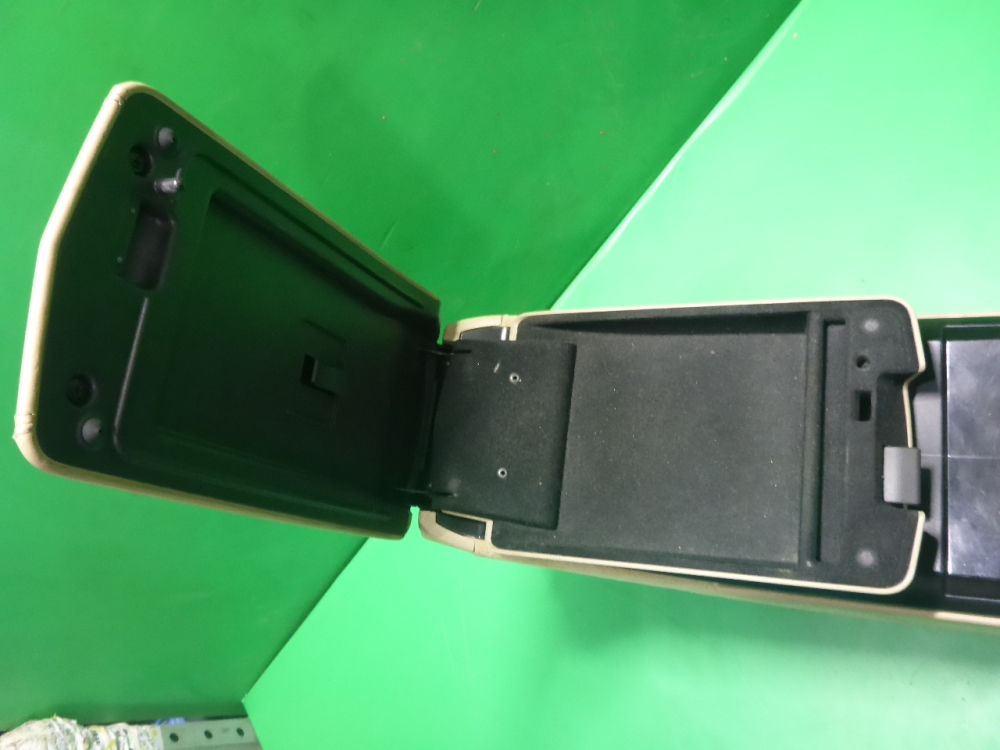 Подлокотник