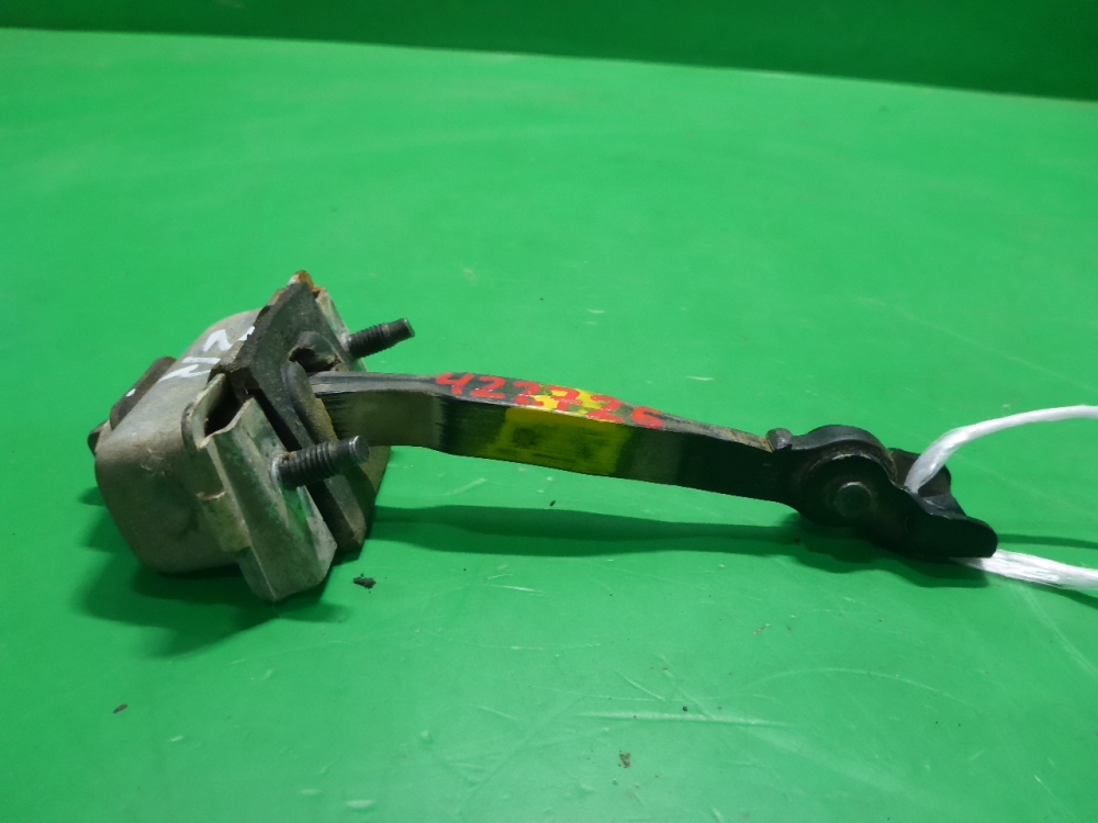 Ограничитель двери