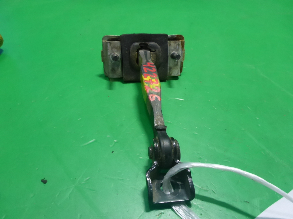 Ограничитель двери