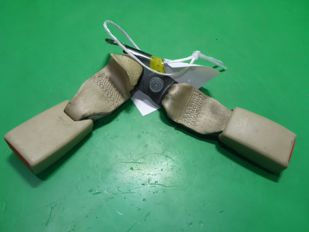 Ответная часть ремня безопасности