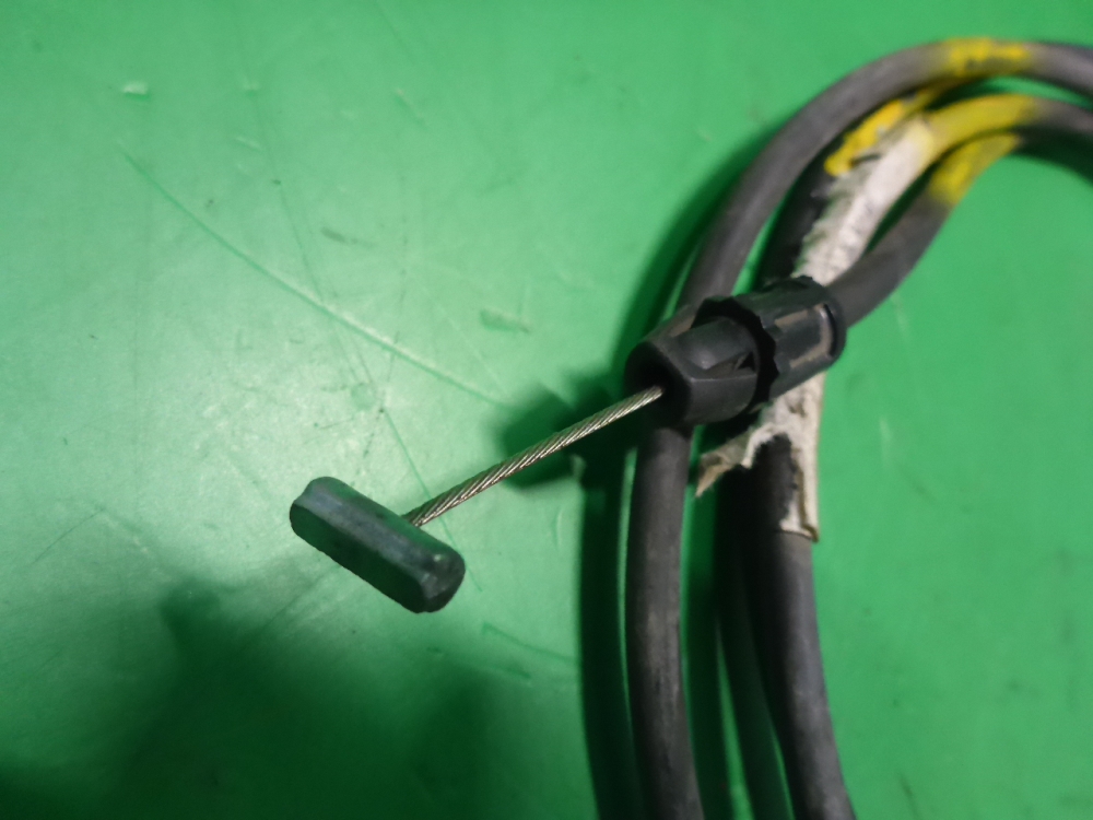 Трос открывания капота