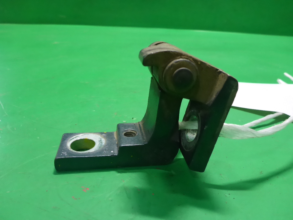 Петля двери задней правой верхняя