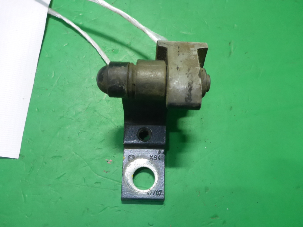 Петля двери задней правой верхняя