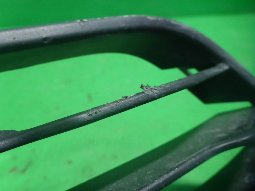 Решетка в бампер левая