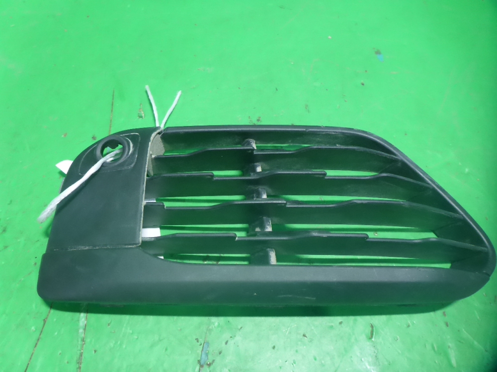 Решетка в бампер левая