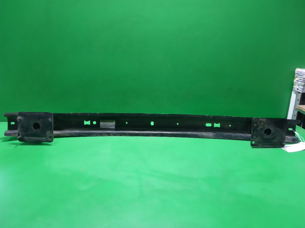 Усилитель заднего бампера