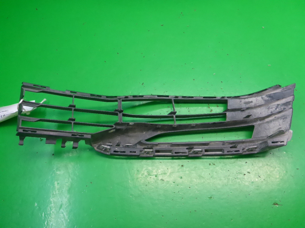 Решетка в бампер левая