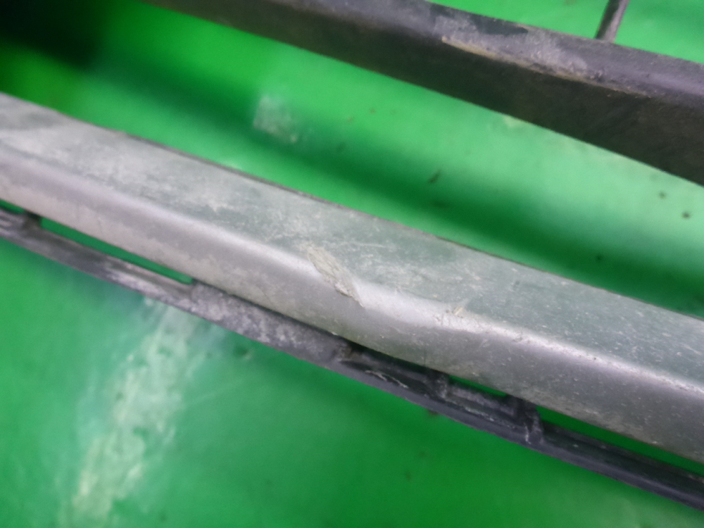 Решетка в бампер левая