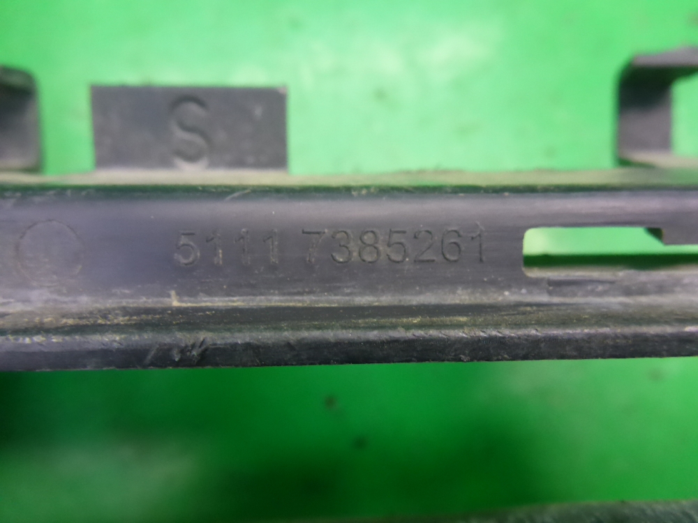 Решетка в бампер левая