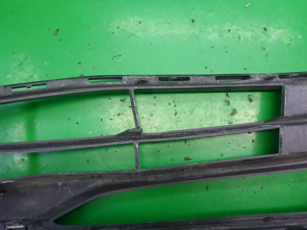 Решетка в бампер левая