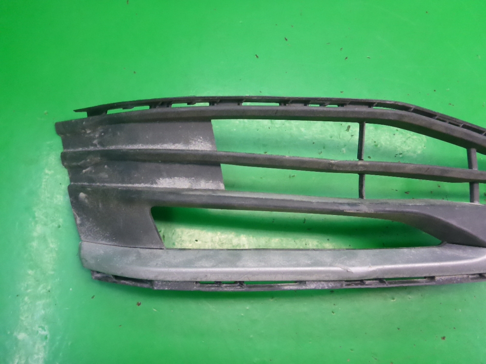 Решетка в бампер левая