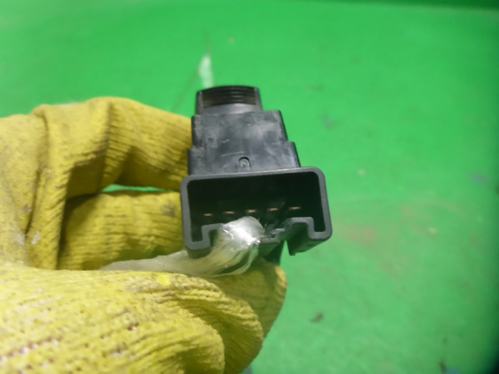 Кнопка стеклоподъемника