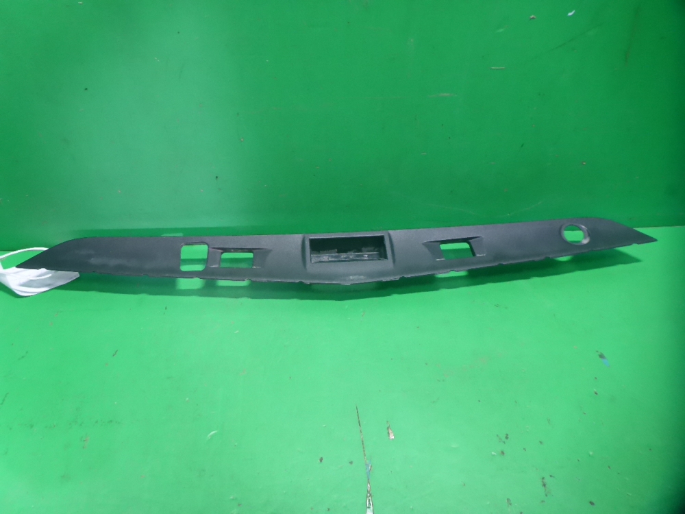 Накладка двери багажника