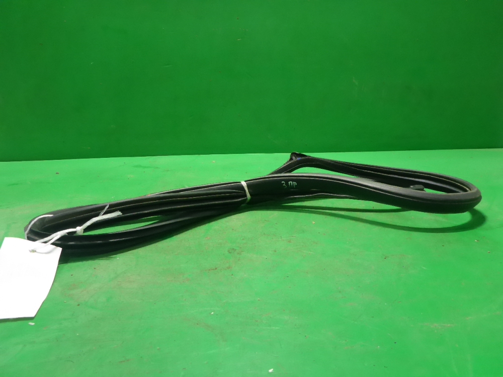 Уплотнитель двери