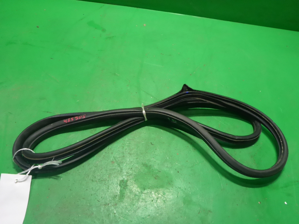 Уплотнитель двери