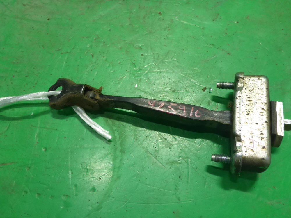 Ограничитель двери