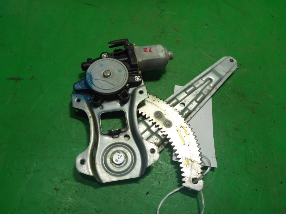 Стеклоподъемник электр. задний левый