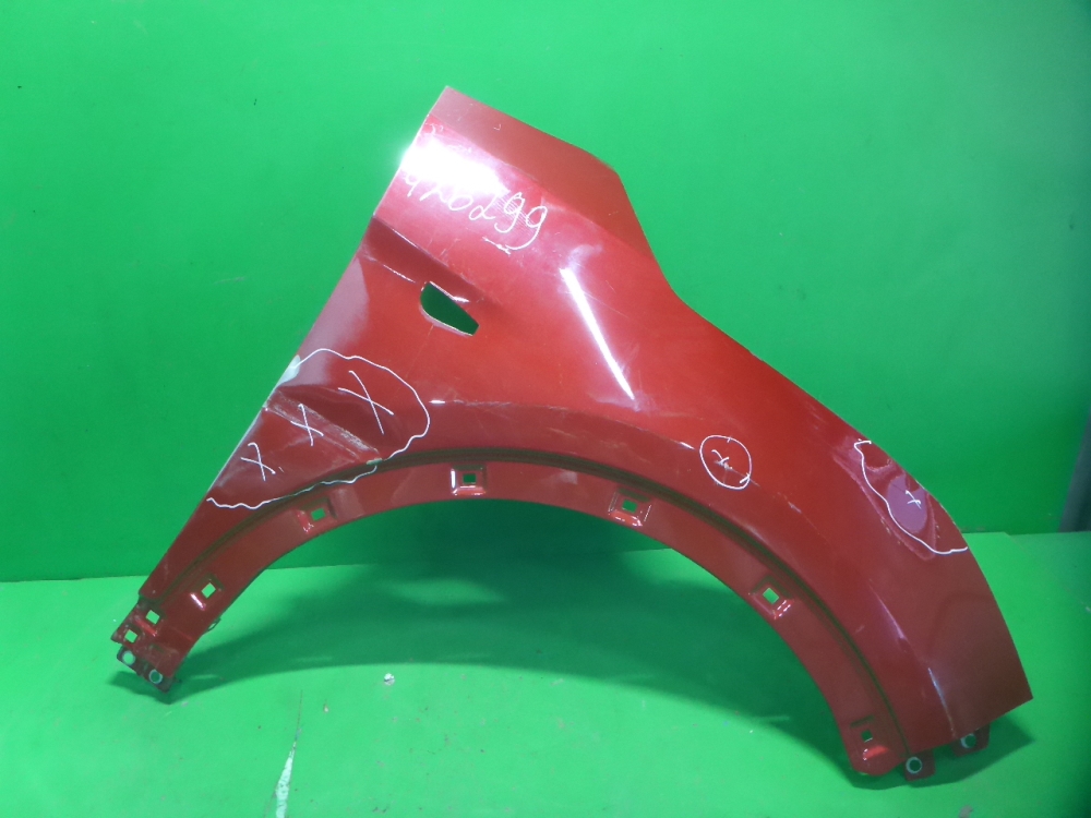 Крыло переднее правое