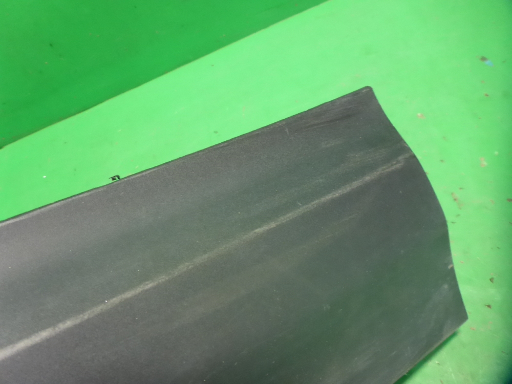 Накладка двери передней левой