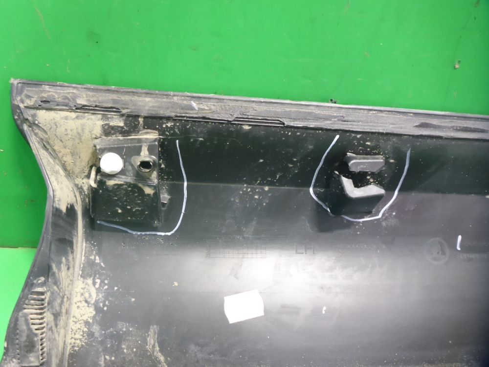 Накладка двери передней левой