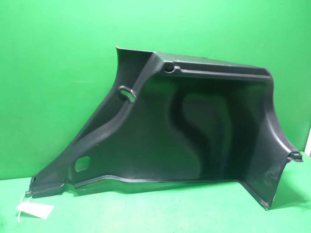 Обшивка багажника