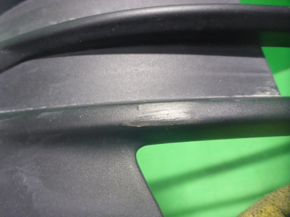 Решетка в бампер левая