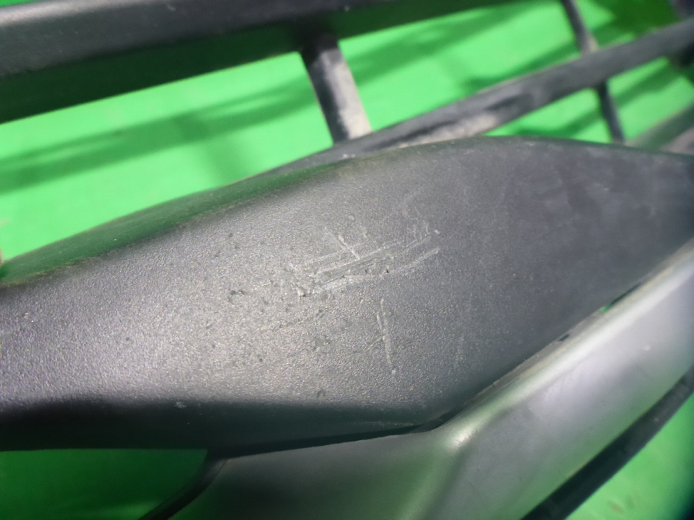 Решетка в бампер левая