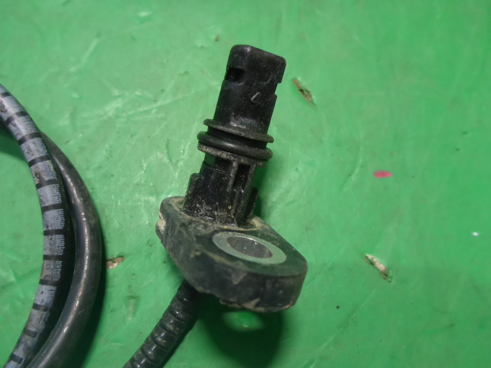 Датчик ABS задний