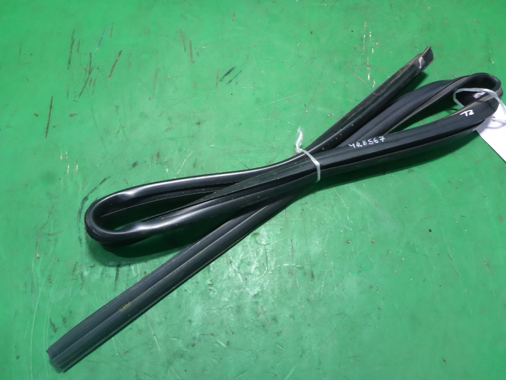 Уплотнитель стекла двери