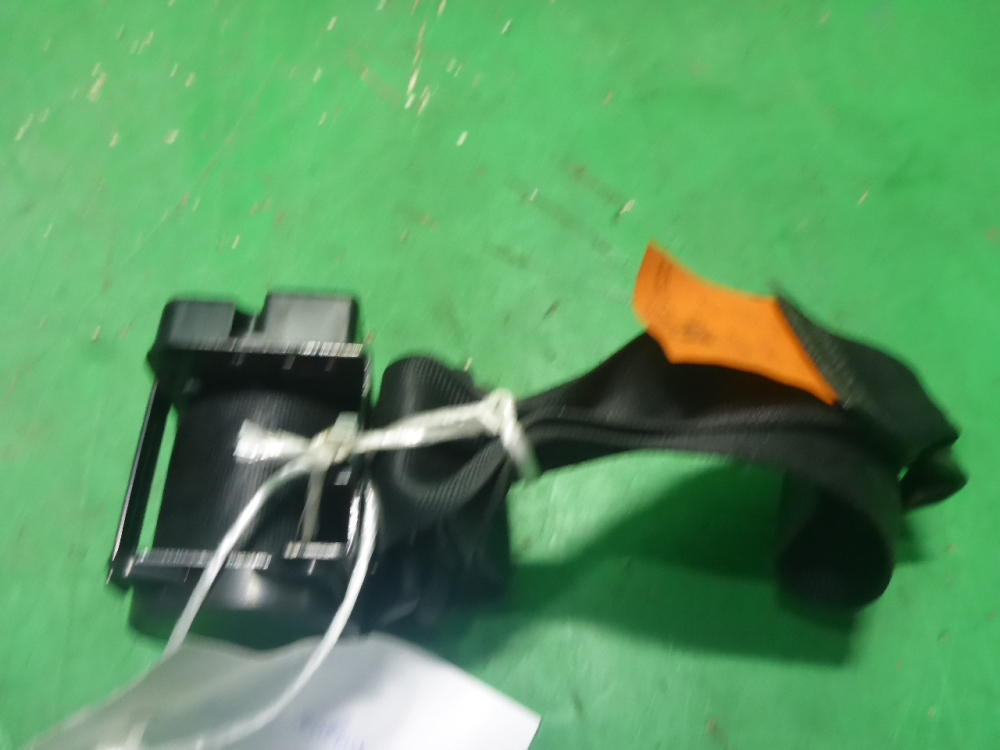 Ремень безопасности