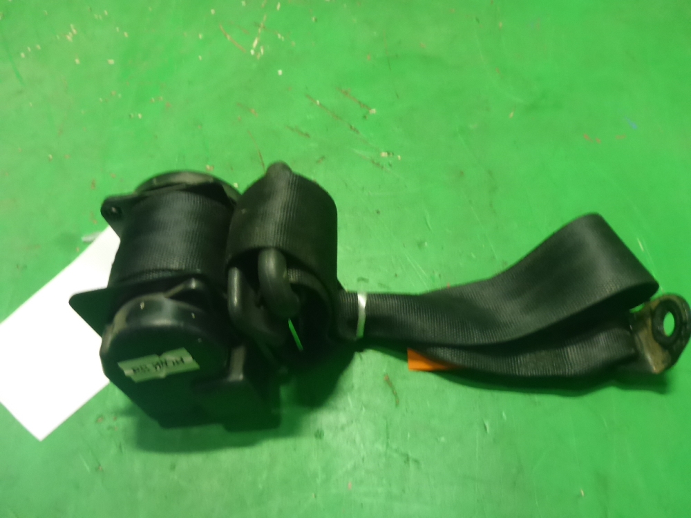 Ремень безопасности