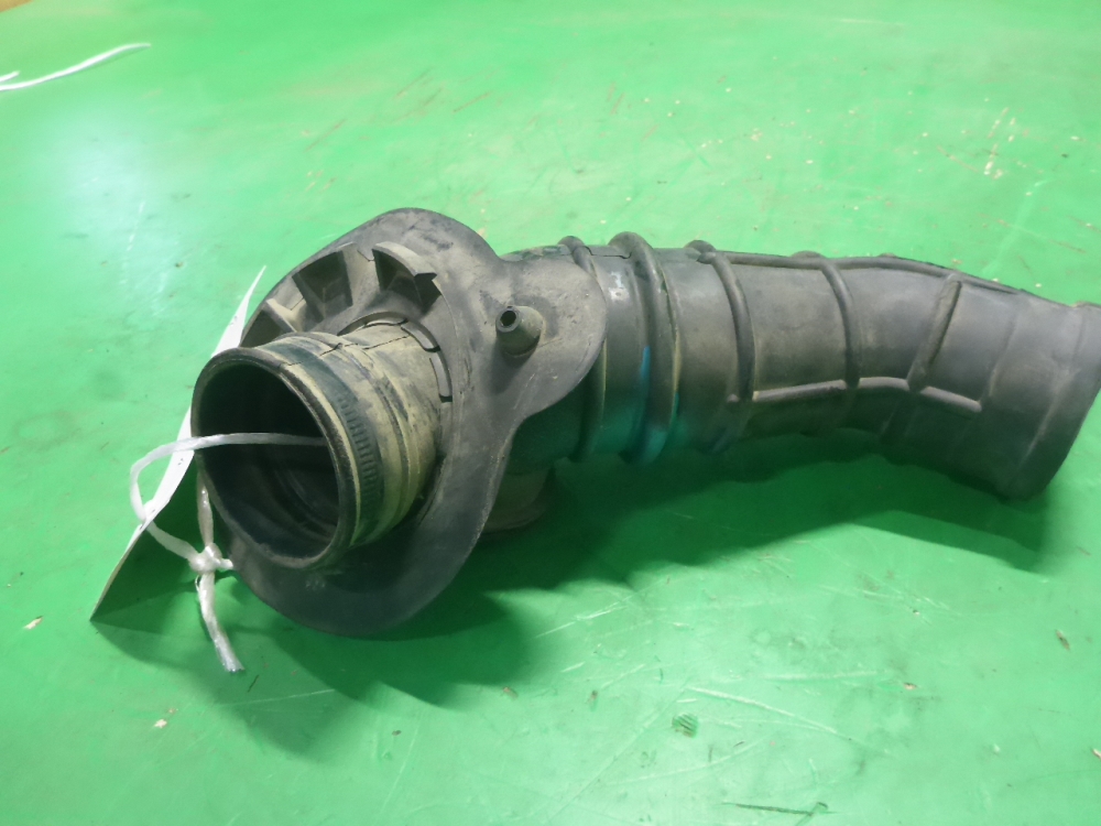 Патрубок воздушного фильтра