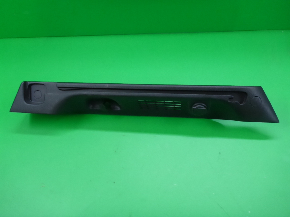 Держатель задней полки