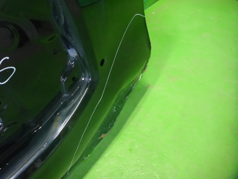 Дверь багажника