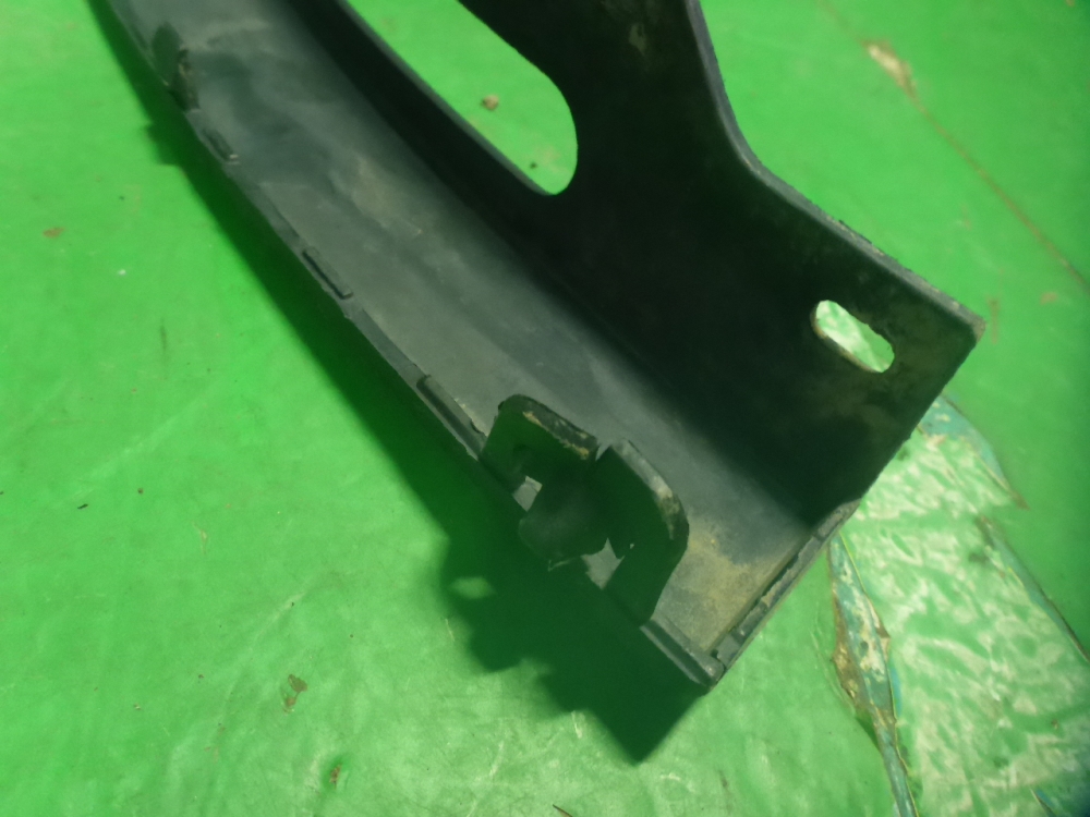 Накладка переднего крыла правого