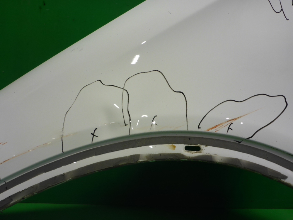 Крыло переднее левое