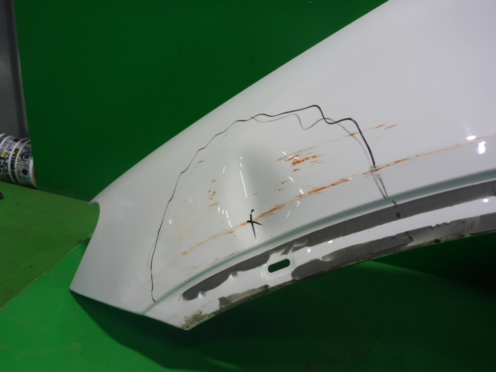 Крыло переднее левое