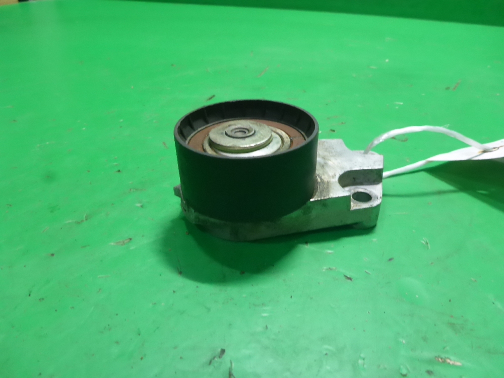 Ролик-натяжитель