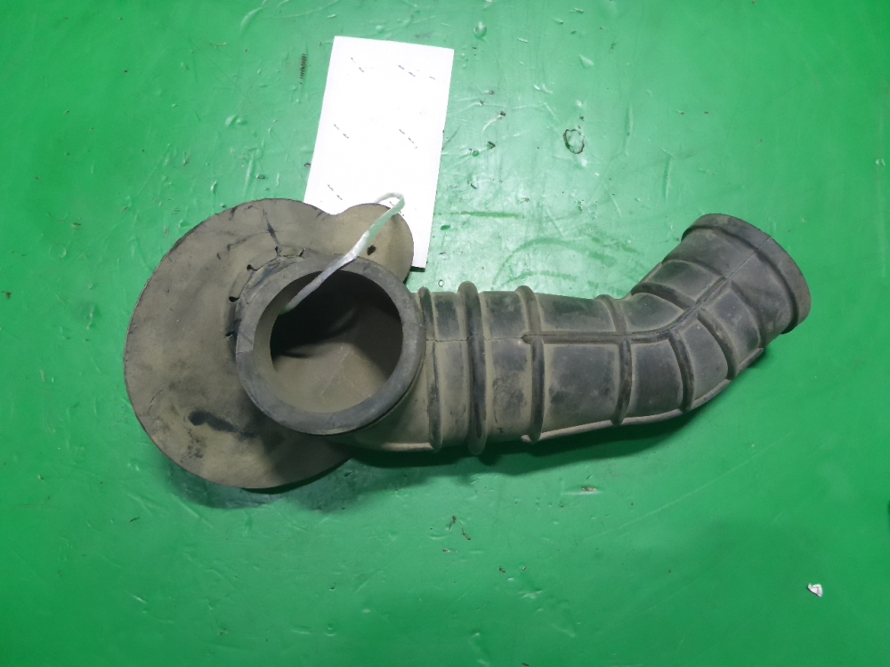 Патрубок воздушного фильтра