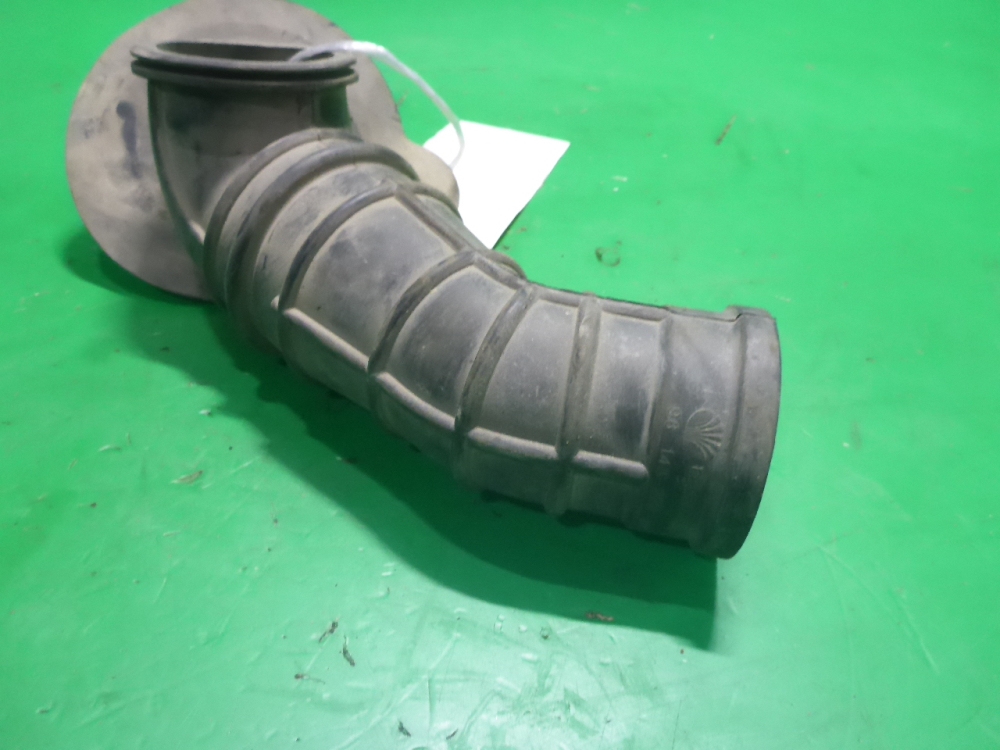 Патрубок воздушного фильтра